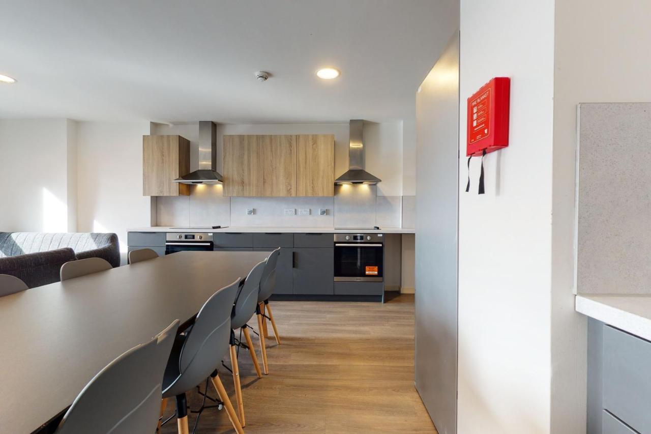 Private Bedrooms With Shared Kitchen, Studios And Apartments At Canvas Glasgow Near The City Centre For Students Only 外观 照片